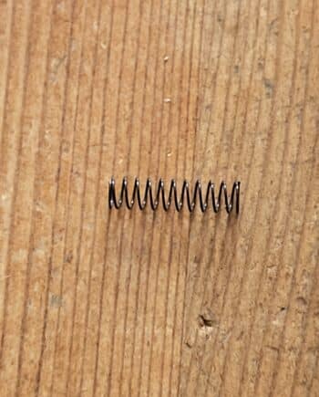 Returfjäder till nedre slagstift Browning